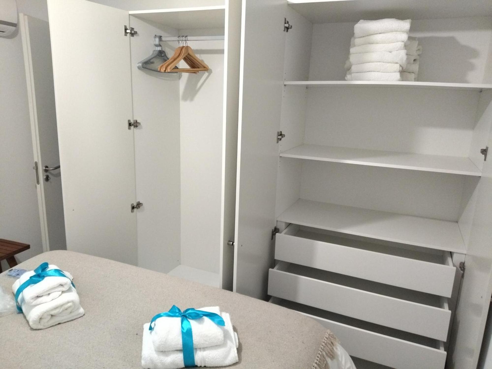 Cais Das Pedras Patio Apartment - With Washer And Dryer Machine Porto Bagian luar foto